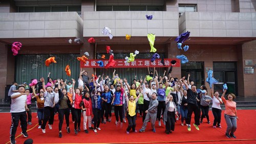 瞧，他們嗨瘋了！