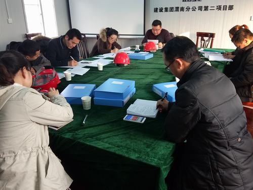 黨旗飄揚(yáng)在追超主戰(zhàn)場(chǎng)