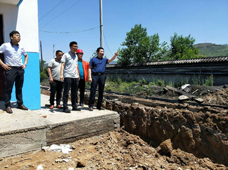 大佛寺礦領(lǐng)導(dǎo)蒞臨陜煤建設(shè)天工公司機(jī)電安裝一部施工現(xiàn)場指導(dǎo)工作