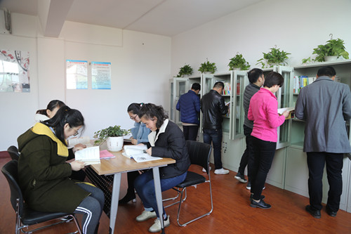 陜煤建設(shè)機(jī)電安裝公司:“書香+健體”聯(lián)手共筑職工“溫馨家園”