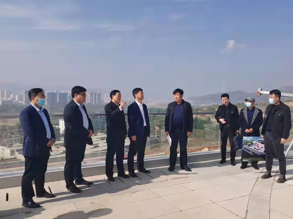 咸陽市副市長李忠平一行蒞臨銀西高鐵東站前廣場項(xiàng)目指導(dǎo)工作