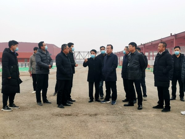 渭南高新區(qū)管委會(huì)書(shū)記薛清軍一行蒞臨陜煤建設(shè)渭南分公司承建的南京金龍年產(chǎn)五萬(wàn)輛純電動(dòng)商用車(chē)建設(shè)項(xiàng)目參加項(xiàng)目推進(jìn)會(huì)