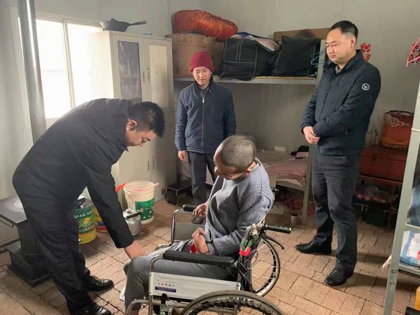 陜煤建設礦建二公司開展春節(jié)前困難職工慰問活動