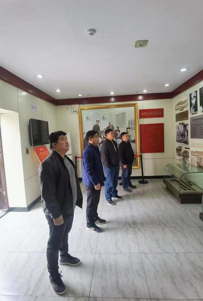 陜煤建設(shè)礦建二公司車(chē)村項(xiàng)目部黨支部赴瓦窯堡革命舊址學(xué)習(xí)