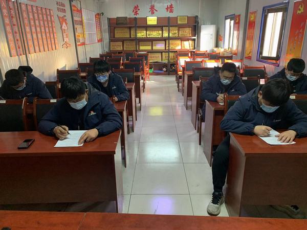 陜煤建設韓城分公司安裝三項目部“三把鎖”鎖緊節(jié)前清廉門