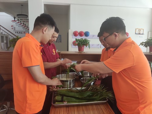 粽葉飄香迎安康！陜煤建設(shè)路橋分公司各基層項(xiàng)目部開(kāi)展迎端午系列活動(dòng)