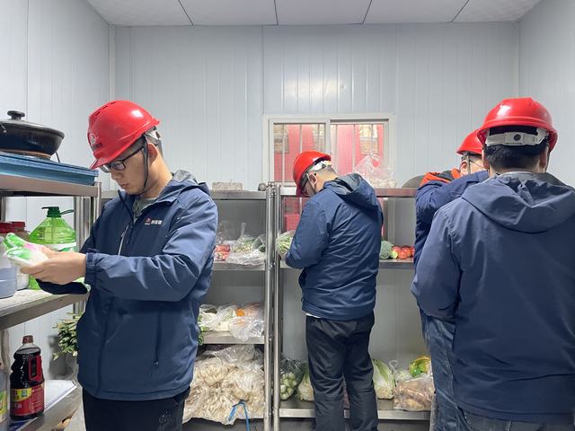 陜煤建設(shè)韓城分公司土建二項目部：加強(qiáng)“兩堂一舍”管理用心服務(wù)職工