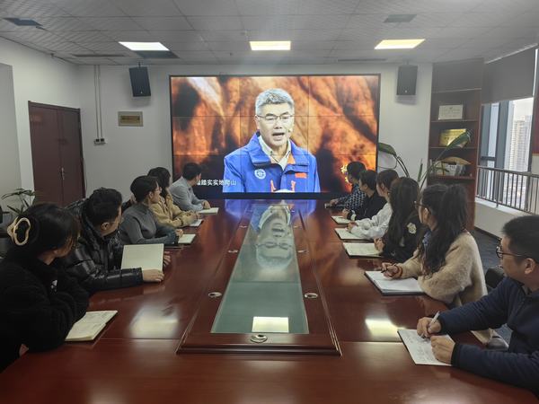 陜煤建設(shè)各單位組織觀看《榜樣8》專題節(jié)目