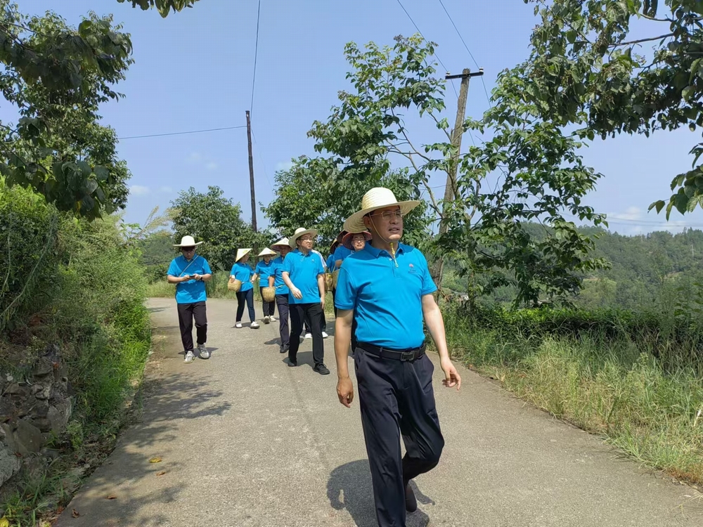 司正林帶隊(duì)開展助力鄉(xiāng)村振興農(nóng)旅體驗(yàn)和“金秋助學(xué)”活動(dòng)
