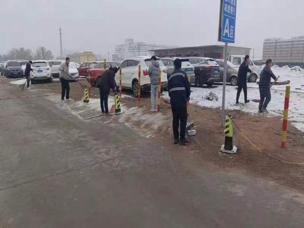 陜煤建設(shè)煤礦運營服務(wù)分公司：浴雪奮戰(zhàn)學(xué)雷鋒  后勤保障顯擔當